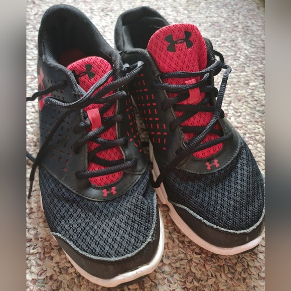 Under Armor Youth Athletic shoes - Picture 6 of 6